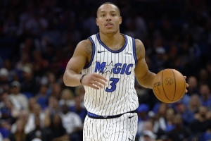 防守不力！贝恩17投10中空砍24分 对位76人后卫群吃到六次犯规